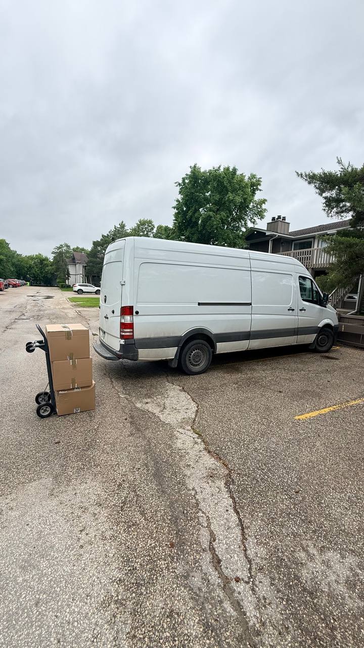 Loaded moving van ready to go on a Winnipeg move